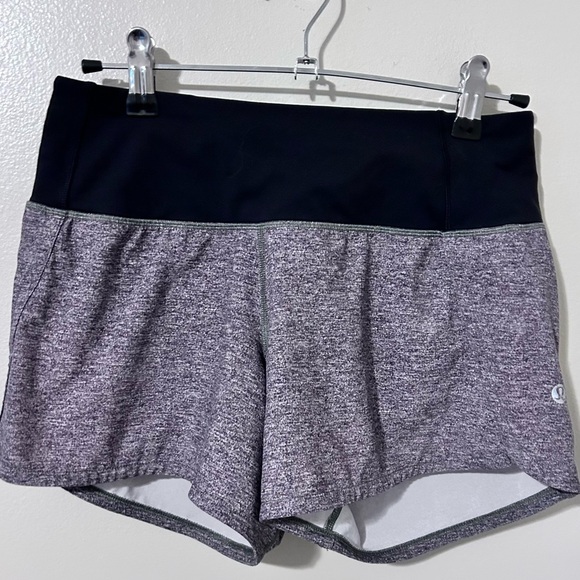 lululemon athletica Pants - Lululemon Hotty Hot Highrise Heathered Grey Lined Black Short Size 2 Pocket
